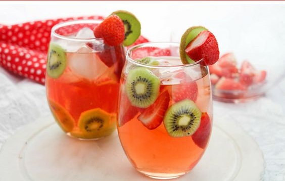 Kiwi and Strawberry Juice